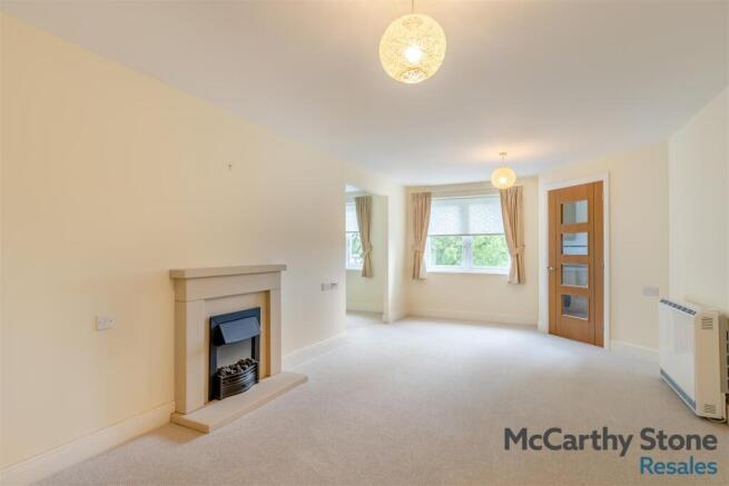8692295-interior07.jpg