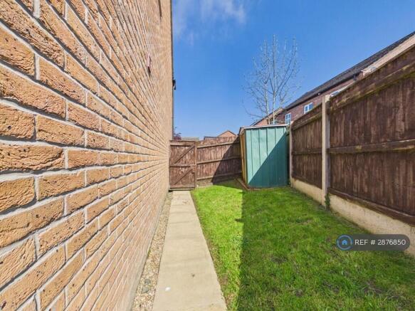 Side Garden And Shed