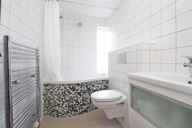 RC bathroom.JPG
