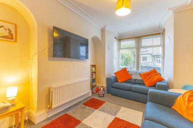 LIVING / DINING ROOM