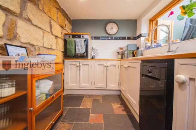 2 bed Cottage for sale Image 8