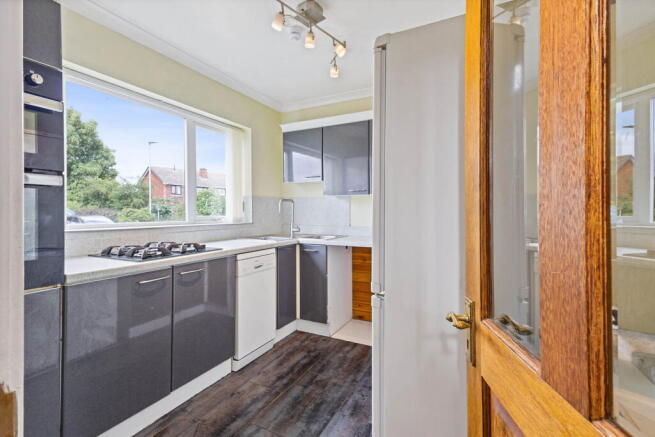 3 bed Semi-Detached for sale Image 6