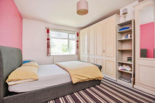 3 bed Semi-Detached for sale Image 10