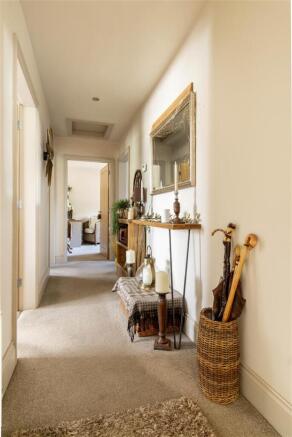 2 bed Semi-Detached Bungalow for sale Image 6