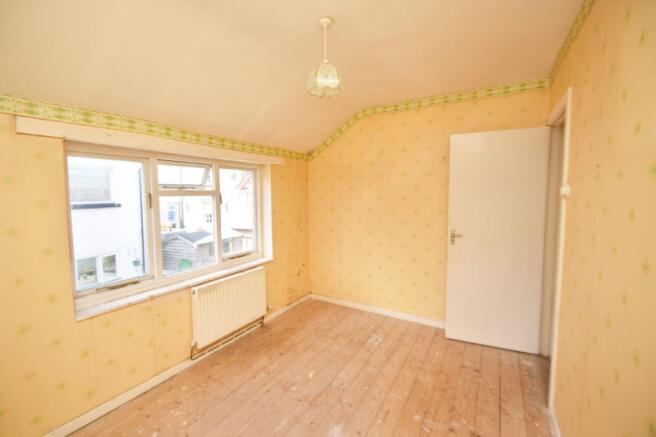 8 Water Street, Aberarth, Dyfed, SA46 0LN
