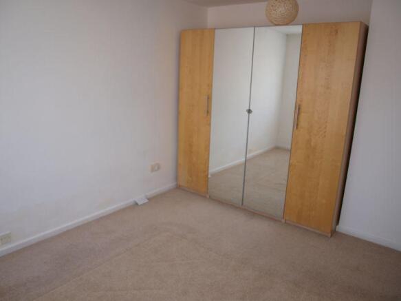 Bedroom 2 (2)