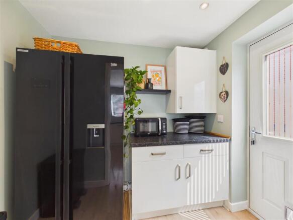 4 bed Detached for sale Image 6