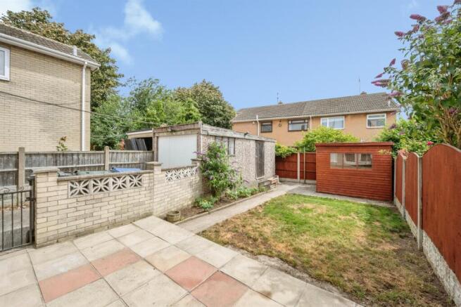 3 bed Semi-Detached for sale Image 10