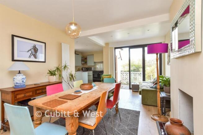 Kitchen/ Dining Area