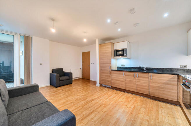 1376252-17-690e1a...