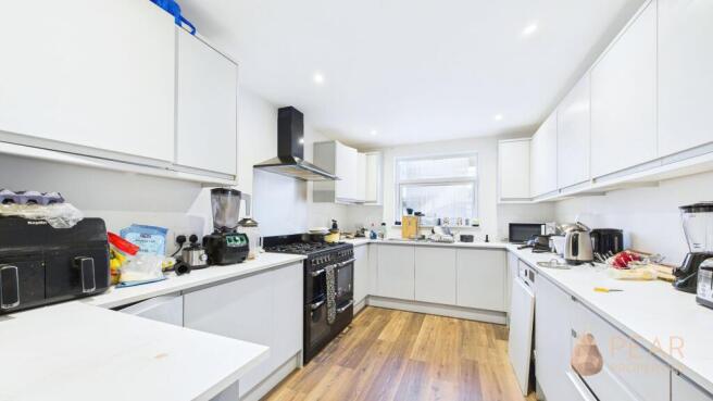 Communal Kitchen/Dining Area
