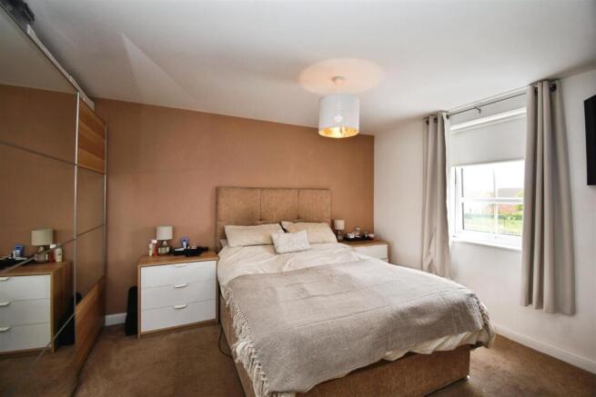 4 bed Detached for sale Image 10