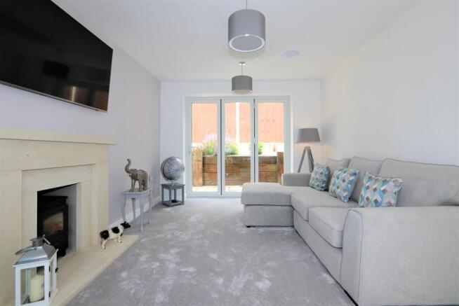 SPACIOUS LOUNGE