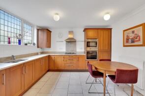 26, Bodley Manor Way, London SW2 2QL
