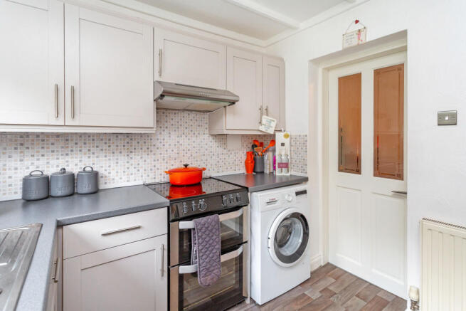 Kitchen b