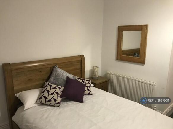 1 bed House Share to rent Image 7