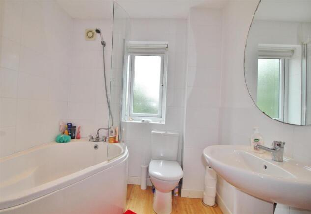 Bathroom.JPG
