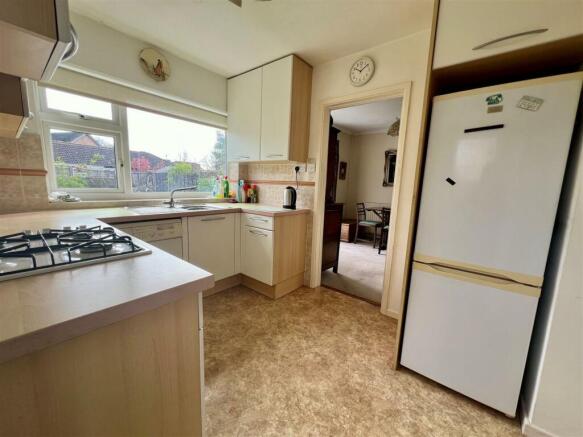 Kitchen x2.jpg