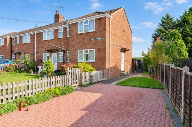 2-bed flat on Coventry Road, Baginton, CV8, £175,000
