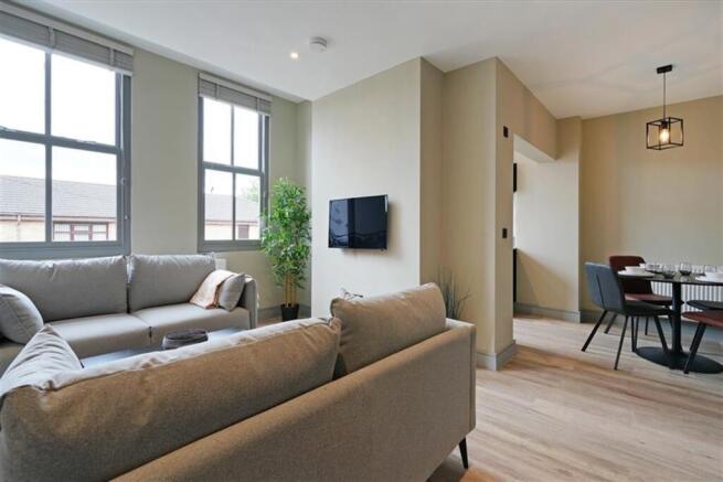 2 bed Apartment to rent Image 6