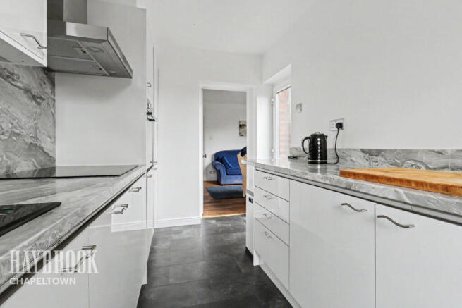 3 bed Semi-Detached for sale Image 6