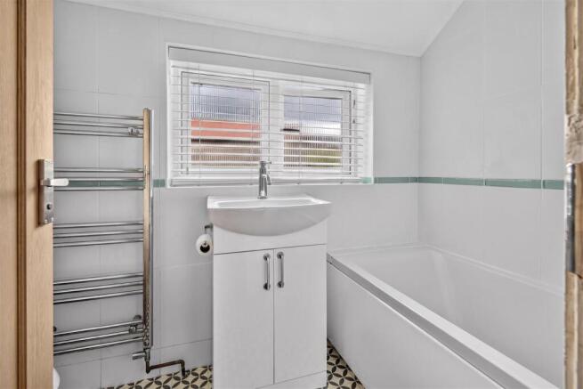 4 bed Semi-Detached for sale Image 12