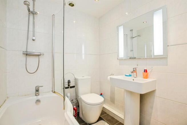 2 bed Apartment for sale Image 9