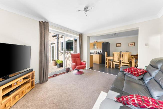 4 bed Detached for sale Image 6