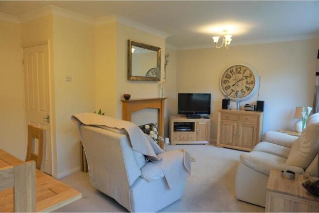 Lounge/Dining Room