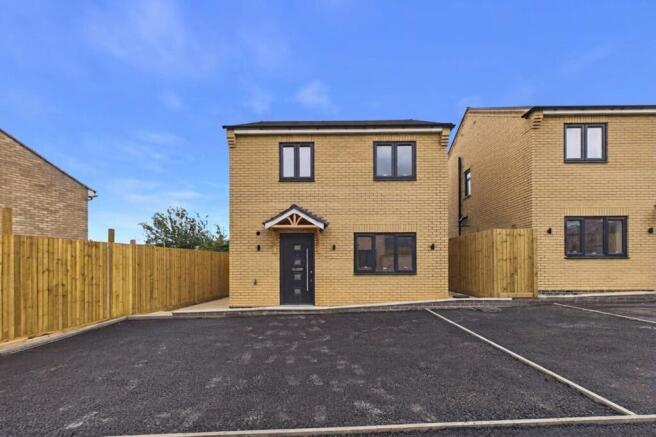 3-bed detached on St. Peters Road, Oundle, Northamptonshire, PE8, £325,000