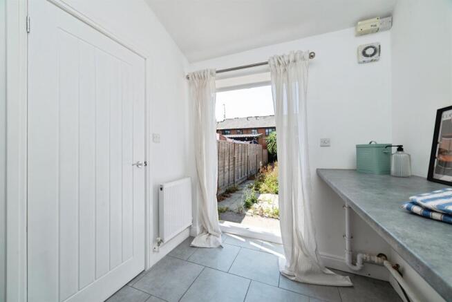 3 bed Terraced for sale Image 8