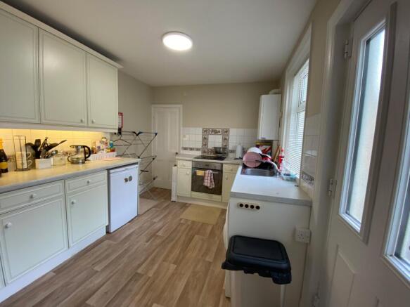 6 bed House for sale Image 11