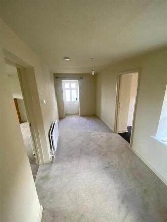 3 bed Semi-Detached to rent Image 7