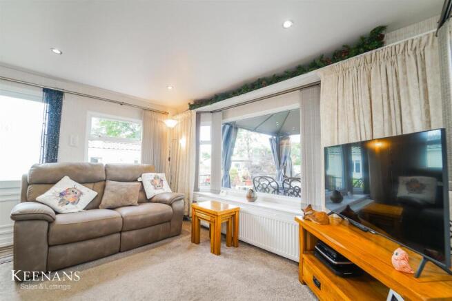 2 bed Park Home for sale Image 9