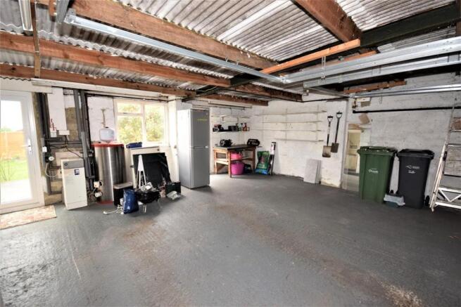 GARAGE (2).JPG