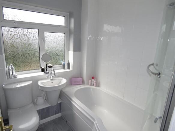 Bathroom.JPG