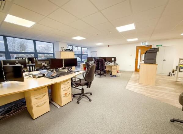 6-7 Crosshouse Centre Office - 1.jpg