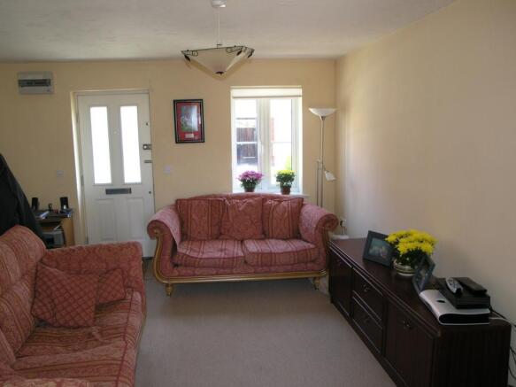 LOUNGE 1