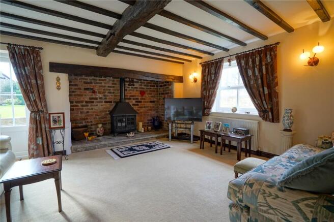 5 bed Detached for sale Image 5