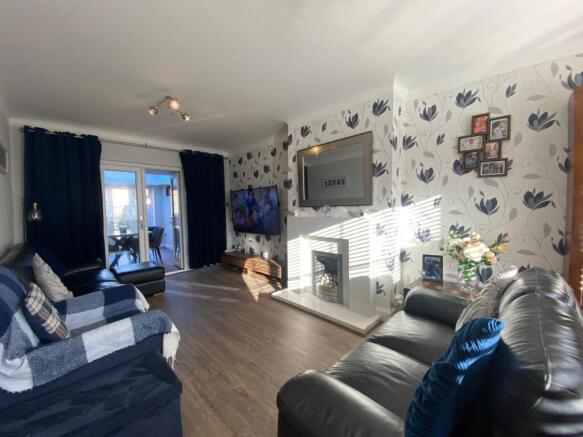 lounge.1.jpg
