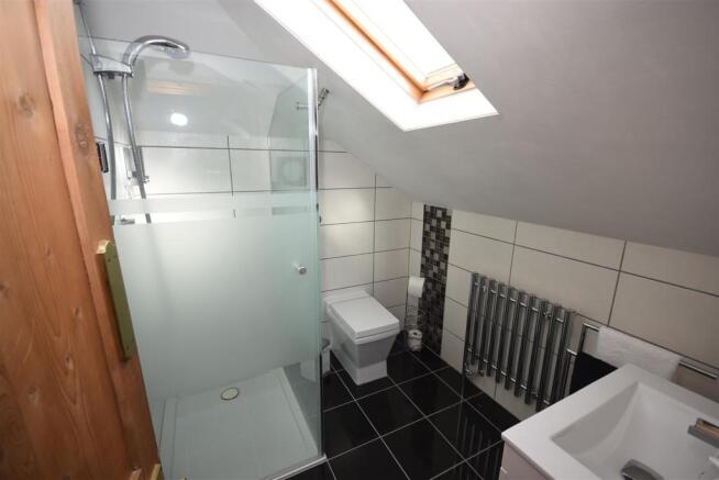 En Suite Shower with wc