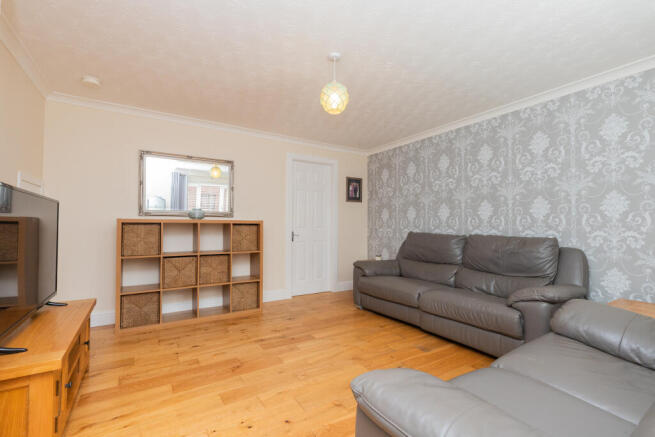 24 falside avenue pa2 6jy-1