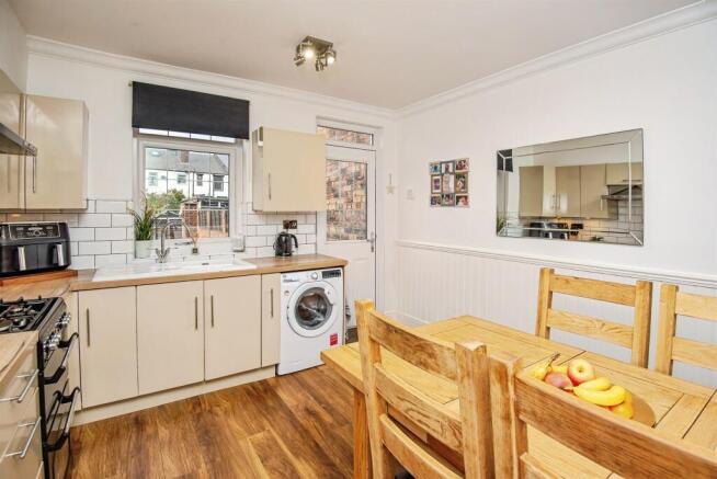 4 bed Terraced for sale Image 6