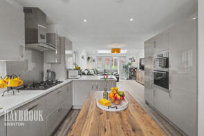 18, Woodlark Walk, Goldthorpe, Rotherham S63 9FW