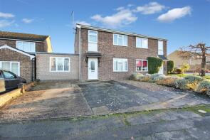 63, Fairmead Crescent, Rushden NN10 9NB