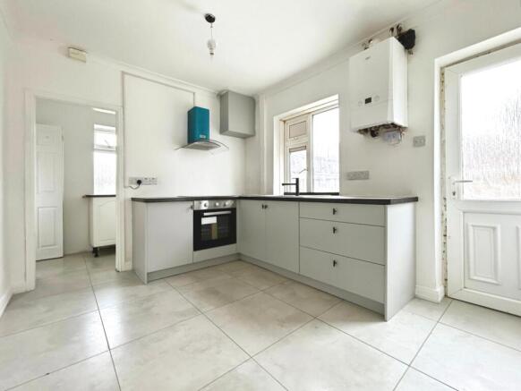 2 bed Semi-Detached for sale Image 6