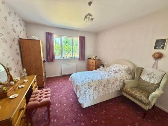 2 bed Semi-Detached Bungalow for sale Image 10