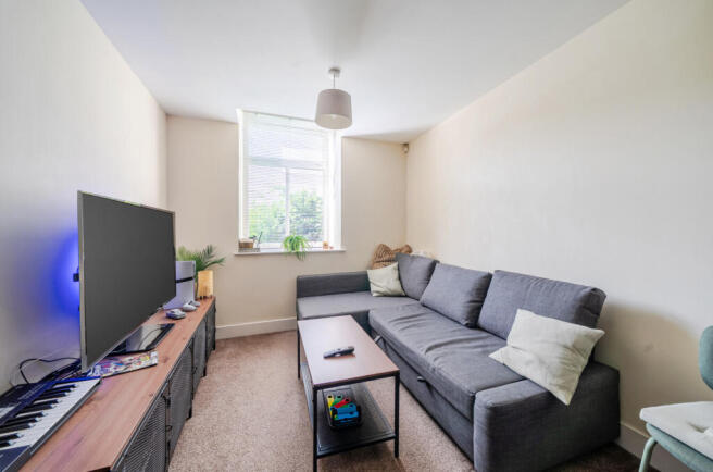 2 bed Flat for sale Image 4
