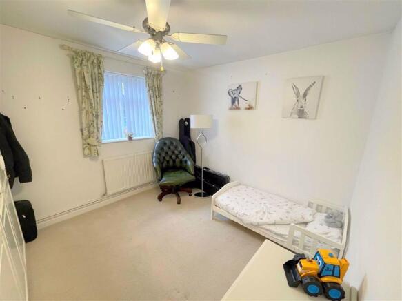 Sitting room / Bedroom
