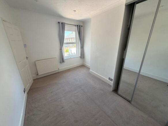 14a kingston bedroom one.jpg